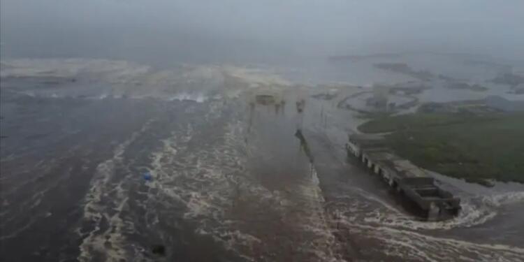 Tsunami dalgaları Rusya, Japonya ve ABD kıyılarına ulaştı