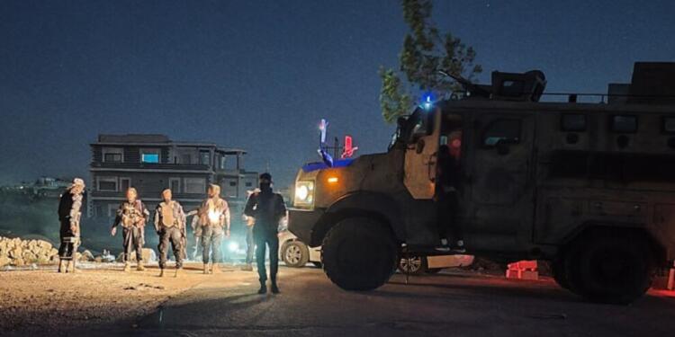 İsrail ordusu Süveyde’de Suriye tanklarını bombaladı