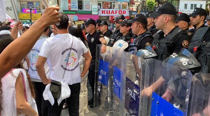 Öğretmen Sendikası’nın yürüyüşüne müdahale: 23 gözaltı