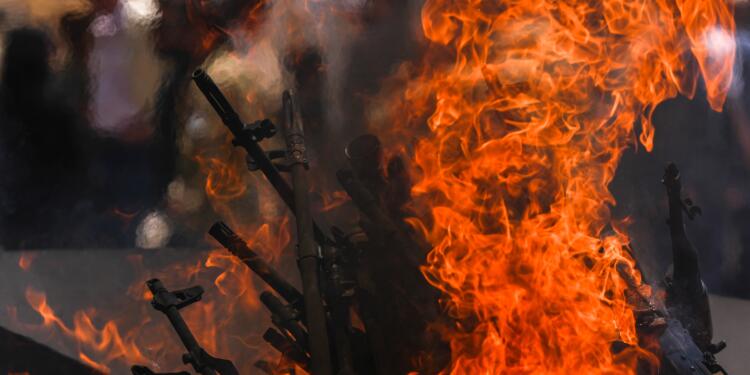 PKK’nin tarihi silah yakma töreninden görüntüler