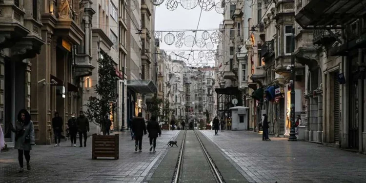 Beyoğlu’nda gösteri ve yürüyüşler yasaklandı