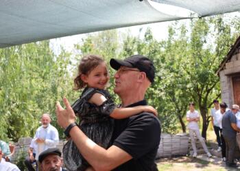 31 yıllık tutsaklığın ardından memleketinde coşkuyla karşılandı