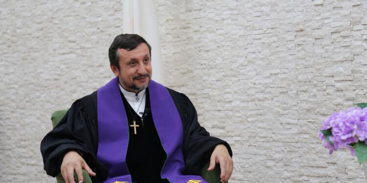 Wan Uluslararası Kilisesi Rahibi: Kiliseler de sürece dahil edilmeli