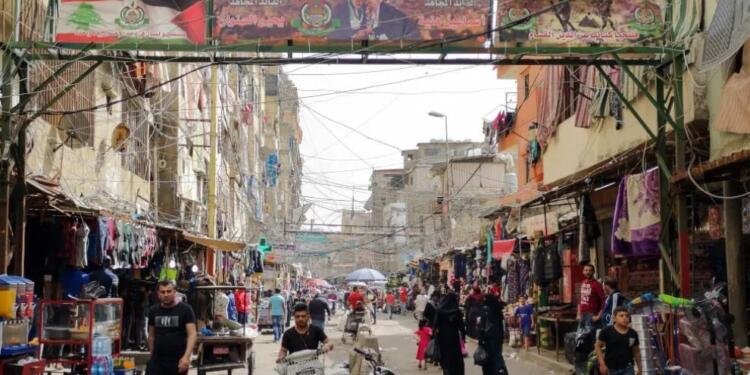 Güney Lübnan’da El Fetih üyeleri silahlarını orduya teslim etti