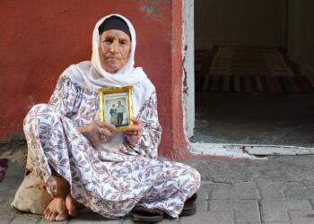 30 yıldır oğlunu bekliyor