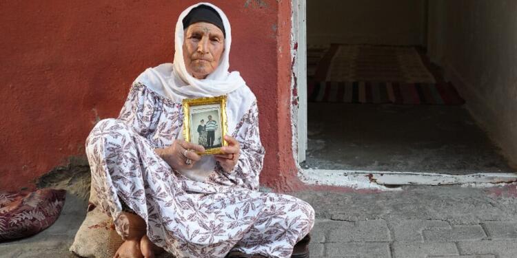 30 yıldır oğlunu bekliyor