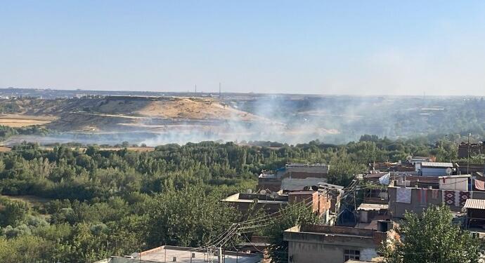 Hevsel Bahçeleri’nde çıkan yangın kontrol altına alındı