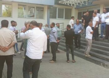 Xana Axparlı yurttaşlar bugün de DEDAŞ önündeydi