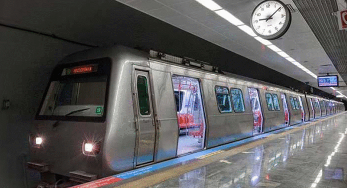 CHP mitingi öncesi metro istasyonları kapatıldı