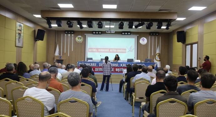 Wan’da 1 Eylül paneli: Öcalan’ın özgürlüğü için adım atılmalı