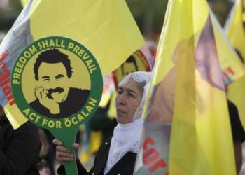 Kadınlar öncülük ediyor: ‘Öcalan’a özgürlük’ talebi evrenselleşti