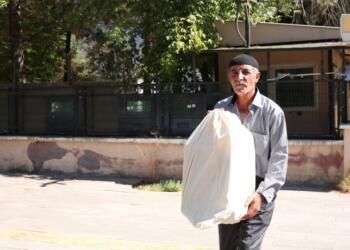 Oğlunun kemiklerini 7 yıl sonra kutuda teslim alan baba: Biz Barış İstiyoruz