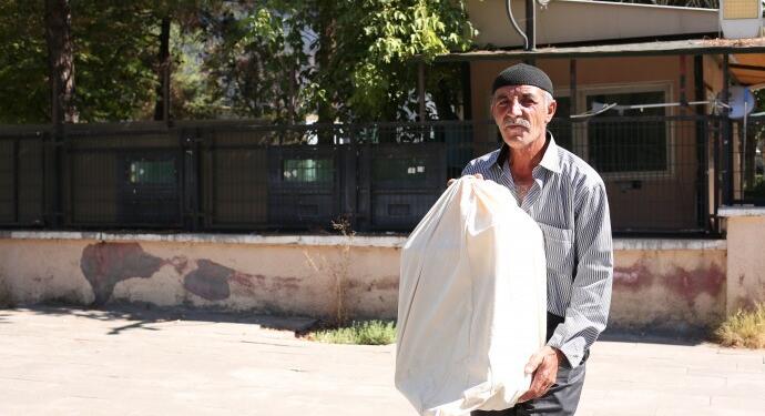 Oğlunun kemiklerini 7 yıl sonra kutuda teslim alan baba: Biz Barış İstiyoruz