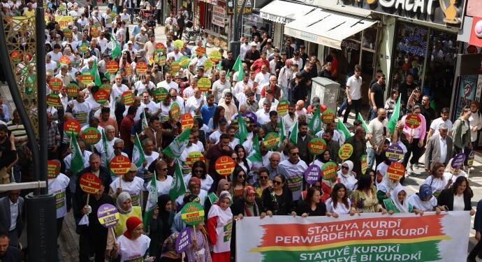 Kürtlerin yüzde 97,9’u tüm kademelerde anadilde eğitim istiyor