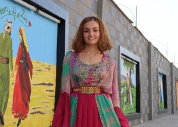 Kürt kültürü ve tarihi belediye binasının duvarlarında