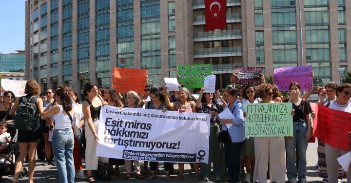 Kadınlar Diyanet hakkında suç duyurusunda bulundu