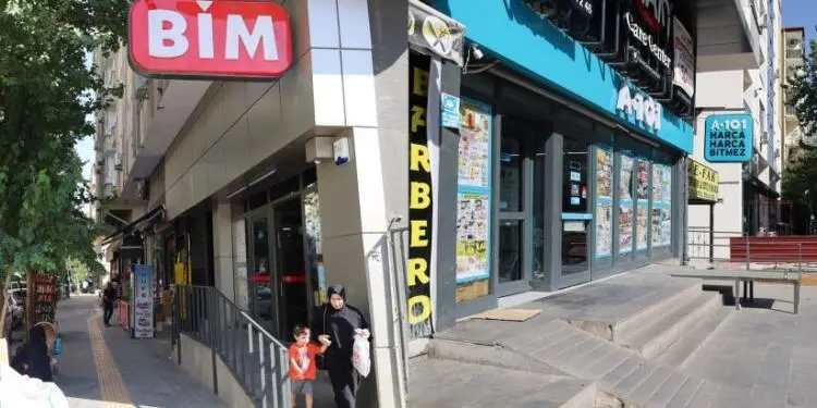 Zincir marketlerde ağır iş yükü ve mobbing