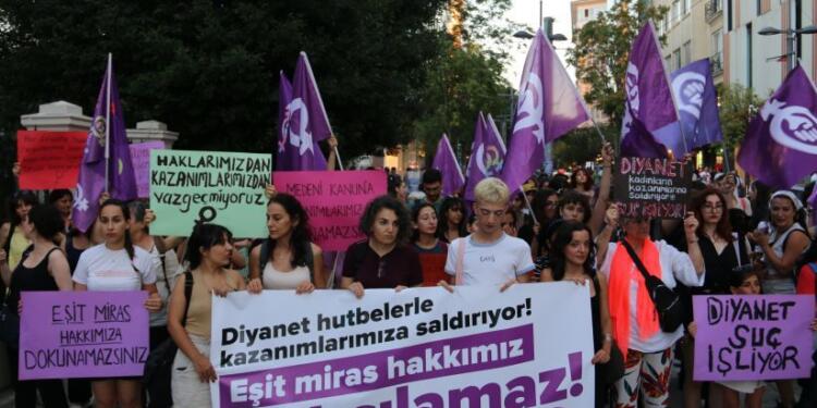 İstanbul’da Diyanet hutbelerine tepki: Sessiz kalmayacağız