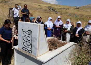 Deniz Fırat mezarı başında anıldı