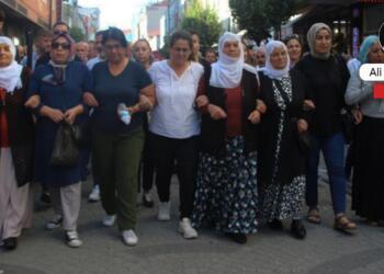 Sokakta konuşma zamanı