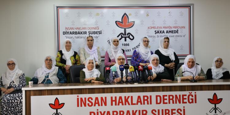 Kürtçe konuşmaları engellenen anneler: Çözüm için önce dilimizi kabul edin