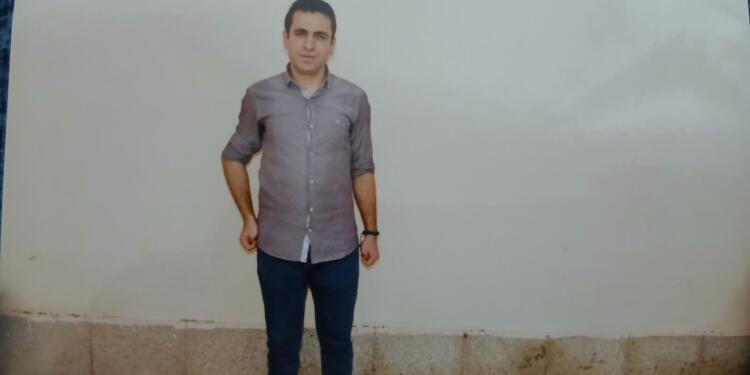 Tutsaklara koridor temizliği yaptırılıyor