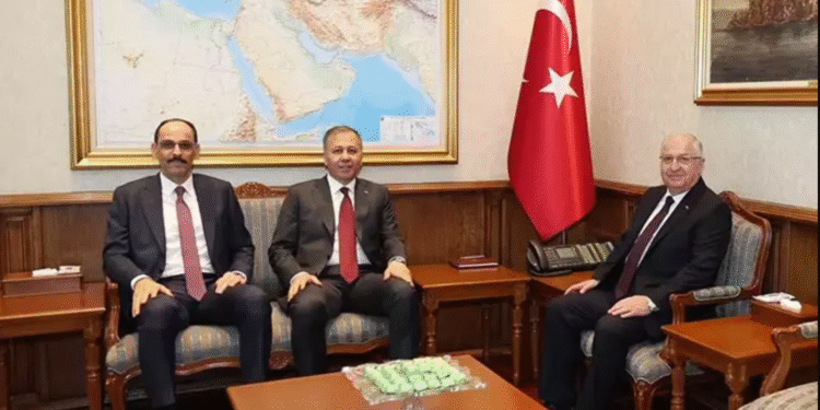 Güler, Yerlikaya ve Kalın komisyon toplantısı öncesi görüştü