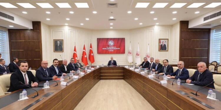 Hakem karnesi: Hep hükümetin yanında