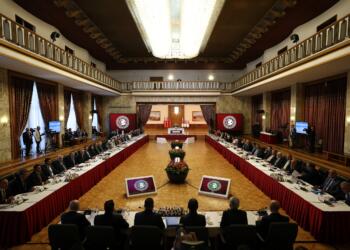 Komisyonda dinlenen Bülent Arınç: Umut hakkı uygulanmalı