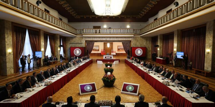 Komisyonda dinlenen Bülent Arınç: Umut hakkı uygulanmalı