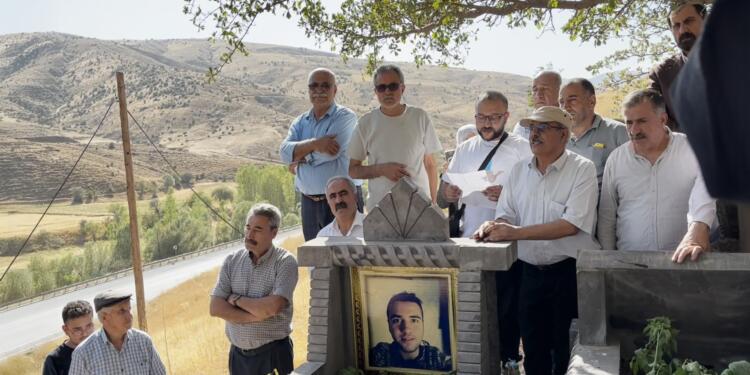 Welat Zal mezarı başında anıldı