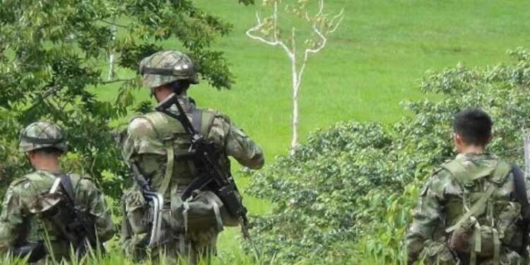 Köylüler 34 askeri kaçırdı