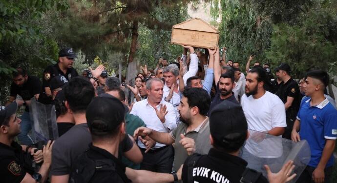 ‘Cenazeye saygı sürece gölge düşürüyor’