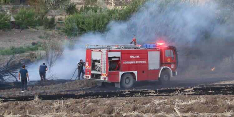 Meletî’de yangın: Yurttaşlar TEDAŞ’ı sorumlu tuttu