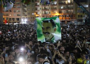 Qoser’de on binler şölende buluştu: İmralı kapılarını açın!