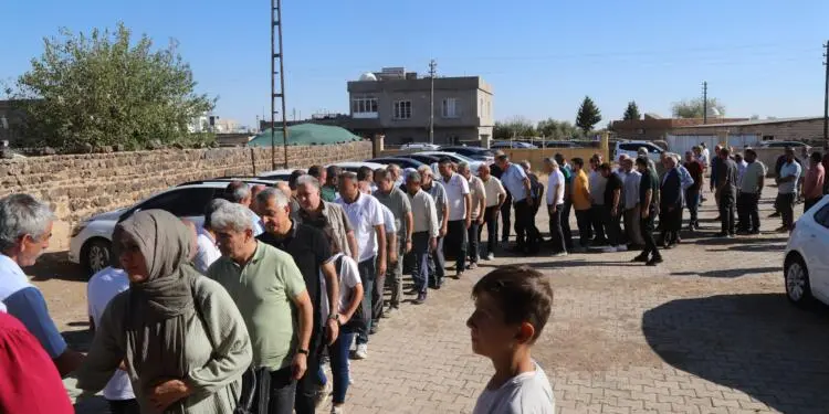 QSD’li Ahmet Dib için Dêrik’te kurulan taziyeye kitlesel ziyaret