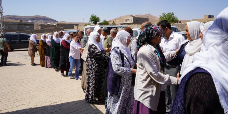 Mêrdîn’de PKK’li Zeynep Karataş’ın taziyesine kitlesel ziyaret