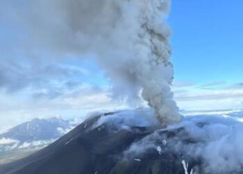 Rusya’da deprem tetikledi 450 yıl sonra yanardağ aktifleşti