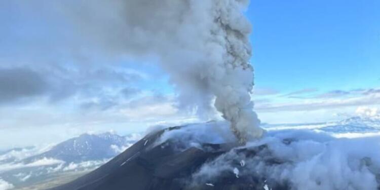 Rusya’da deprem tetikledi 450 yıl sonra yanardağ aktifleşti