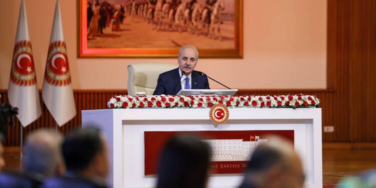 Numan Kurtulmuş: Komisyon çözümün meşru adresidir