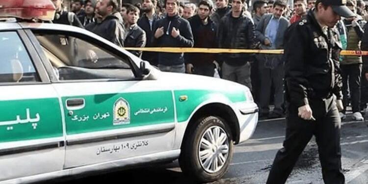 İran’da polis merkezine silahlı saldırı