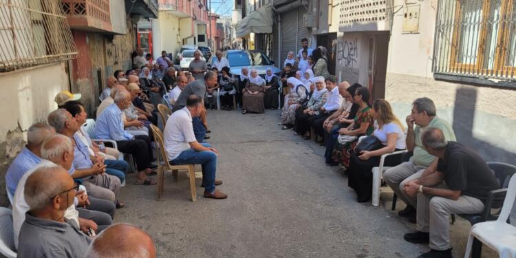 Tahliye edilen tutsaklara Adana’da kitlesel ziyaret