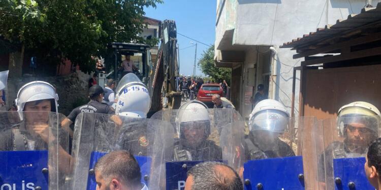 Topağacı’nda yıkıma karşı direniş: Ev sahiplerine gözaltı