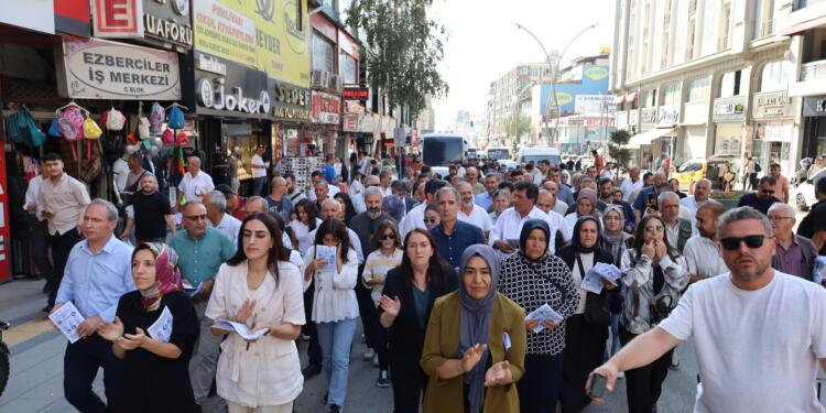 Wan yarınki büyük mitinge hazır