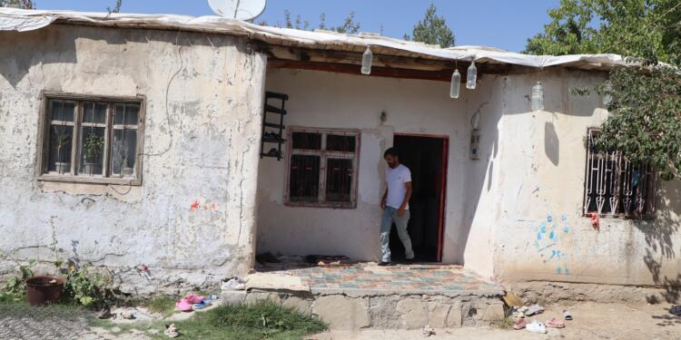 Yatağa bağımlı yaşayan Halime Karataş destek bekliyor