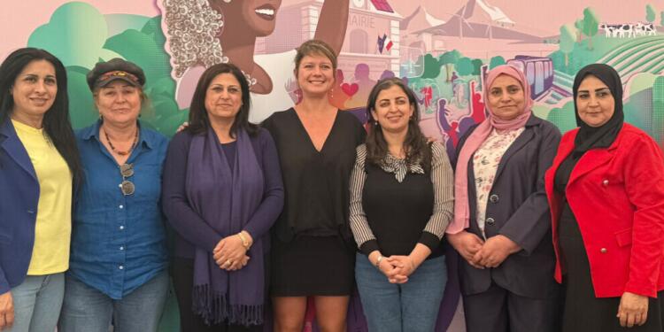 Rojava kadın heyeti Fransa’da parti temsilcileriyle görüştü