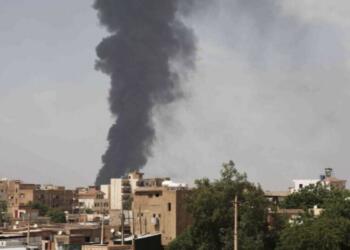 El-Faşir’de pazar yerine saldırı