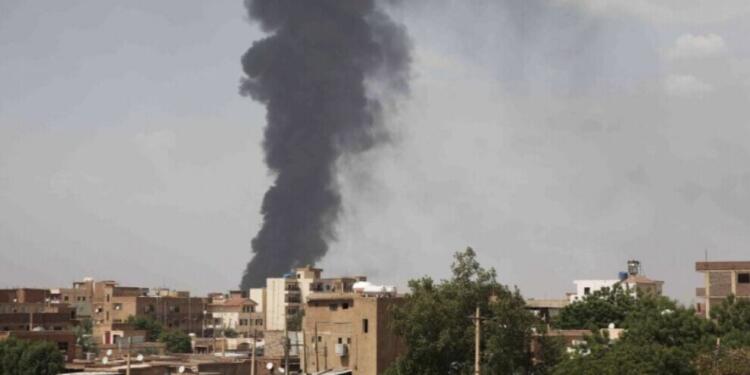 El-Faşir’de pazar yerine saldırı