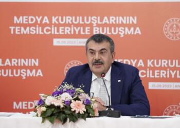 Üniversite bütçesi rektöre ve bakana aktarıldı