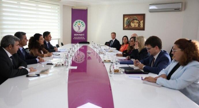 AB Bölgeler Komitesi heyeti DEM Parti’yi ziyaret etti